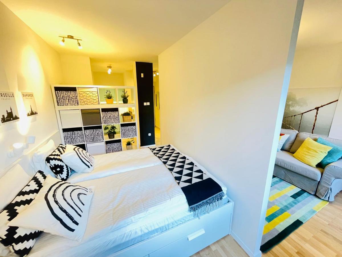 Peony Hollo Apartment - Free Garage Under The House 布达佩斯 外观 照片
